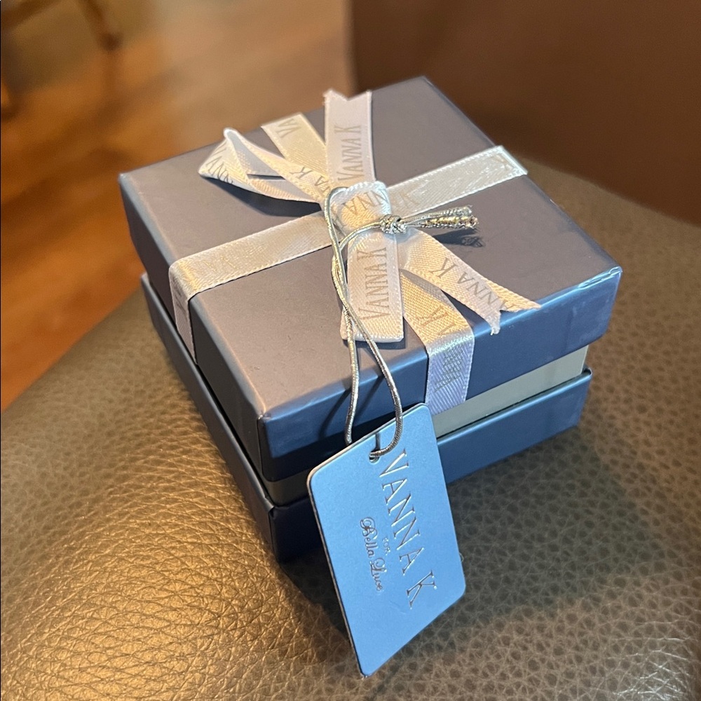 Vanna K for Bella Luce Blue And White Cubic Zirconia Platineve Earrings NIB - Picture 5 of 5